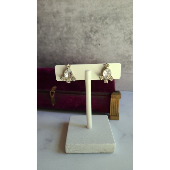 Vintage Clear Rhinestone Screwback Earrings - Picture 5 of 10